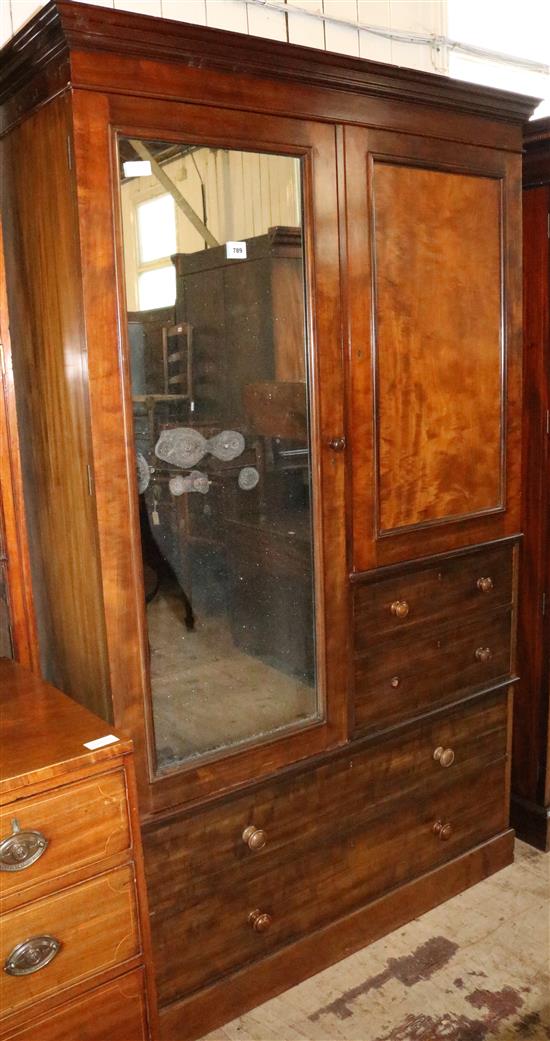 Victorian mahogany wardrobe(-)